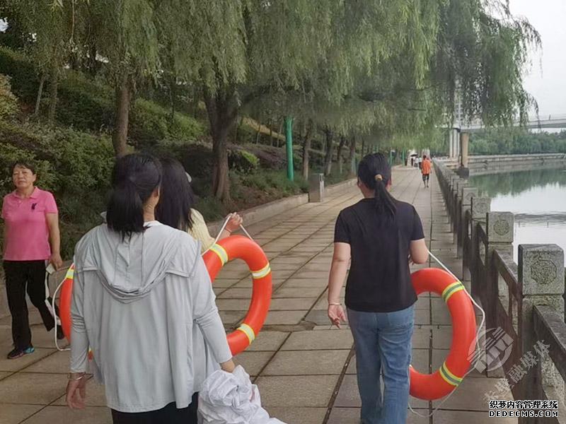 正在上传...